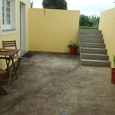 Joe & Vera's Place 3*