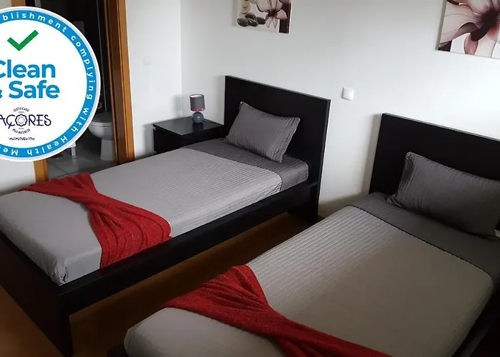 Joe & Vera's Place 3*